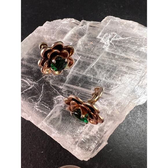 Vintage 1940s Vermeil Flower Screw Back Green Paste Earrings - Picture 16 of 16
